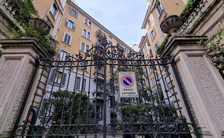 via Cassiodoro 5